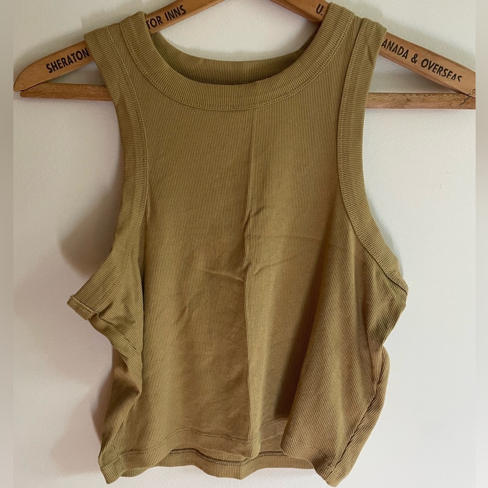 #176- MADEWELL-Ribbed Cutaway Crop Tank